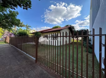 Casa com amplo terreno para venda no CENTRO de TOLEDO - PR