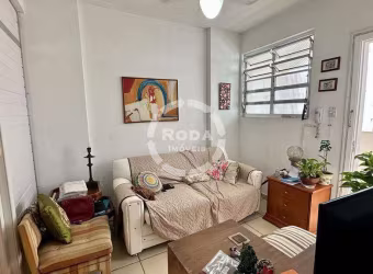 Sala living próximo da praia em Santos, localizada no bairro do José Menino!