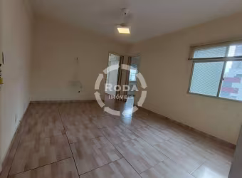 Apartamento de 2 dormitórios 2 banheiros 1 quadra da praia em Santos na Pompeia.