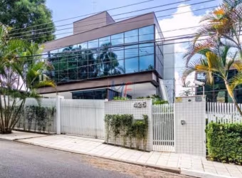 Excelente casa em cond. fechado no Jd. Vitória Régia, com 1430m² a.c., 6 dormitórios (6 suítes), sala, cozinha, 10 vagas, lazer  (REF 18.378)