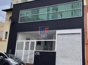 Excelente Prédio Comercial, com 560 m²a.t., dois andares e sub-solo.Com salas amplas, 9 banheiros,6 vagas, copa. REF 20730