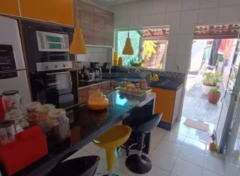 Sobrado de 03 dormitórios, à venda no Jardim São Pedro, Mogi das Cruzes - SP