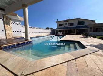 Condomínio Fechado, Praia de Pernambuco, Guarujá. Linda casa com 5 suítes.