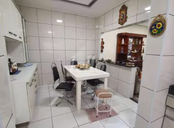 Casa com 3 quartos à venda na Rua Benedito Moretti, 73, Fundação, São Caetano do Sul, 195 m2 por R$ 670.000