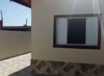 Casa localizada no Balneário Gaivotas, em Itanhaém - lado praia.