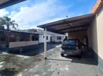 Casa no bairro Jardim América, em Itanhaém - localizado lado serra, em rua calçada.