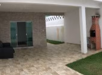 Casa no bairro Jardim das Palmeiras, em Itanhaém - sendo lado praia.