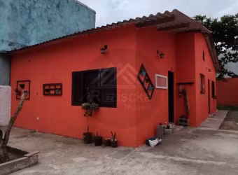 Casa lote inteiro a venda em Itanhaém/SP.