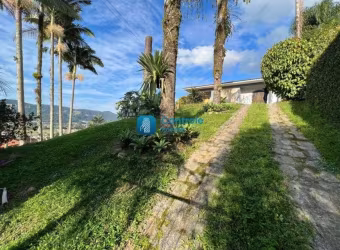 Casa com 03 dormitórios, Centro de Santo Amaro da Imperatriz - SC