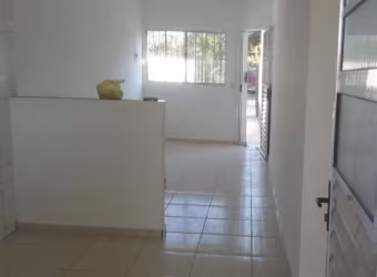 Casa para Locação em Sorocaba, Lopes de Oliveira, 2 dormitórios, 1 banheiro, 1 vaga