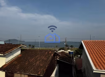 Triplex à venda no bairro do Massaguaçu em Caraguatatuba, SP - 2 dormitórios e terraço com churrasq