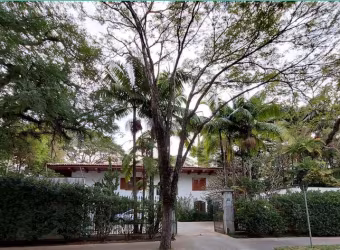 Casa no Jardim América com 4 dormitórios.