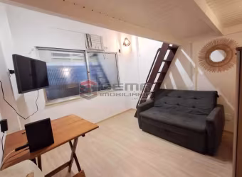 Kitnet / Stúdio para alugar na Rua Siqueira Campos, Copacabana, Rio de Janeiro, 30 m2 por R$ 2.700