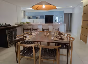 Apartamento alto padrão no Canto do Forte, 2 dormitórios sendo 2 suítes.