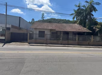 ESPAÇOSA CASA DE 4 DORMITÓRIOS SENDO 2 SUÍTES