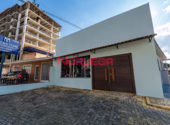 Ponto comercial com 1 sala para alugar na Rua Eduardo Carlos Pereira, 3960, Novo Mundo, Curitiba, 166 m2 por R$ 14.700