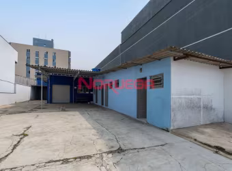 Barracão Comercial de Alto Padrão em Curitiba - Santa Cândida  5 salas, 3 banheiros, 6 vagas de garagem  290 m²