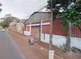 Excelente galpão para venda na Av. Bandeirantes, saída para Sertaozinho, com 5.700 m2 de area total, frente 105 m