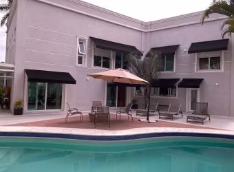 Casa com 4 Suites no Residencial Alphaville 2