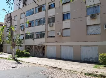 Apartamento localizado no bairro Passo D'Areia, com 78m² no 4º andar. Imóvel com 3 dormitórios, sala de estar/jantar, cozinha, banheiro social, área de serviço e pisos em cerâmica. Imóvel com posição 