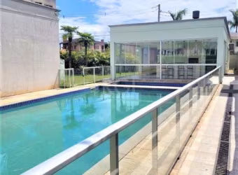Impecável apartamento 2 dormitórios ensolarados, cozinha e área de serviço, living 2 ambientes e banheiro social e 1 vaga de garagem.
