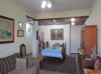 Apartamento à Venda 3 quartos e garagem  no Bom Fim.