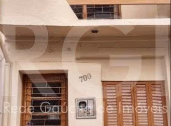 Casa para Venda - 64m², 2 dormitórios, Menino Deus