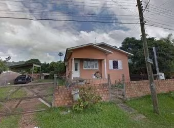 Casa em Porto Alegre, no bairro Lomba do Pinheiro, com 2 dormitório(s), e 2 banheiros, à venda.