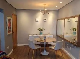Apartamento em Porto Alegre, no bairro Centro Histórico, com 2 dormitório(s), e 2 banheiros, à venda.