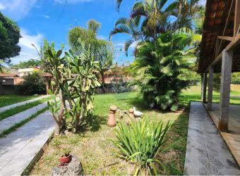Casa colonial, com 3 quartos, uma suíte, 1050m.