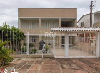 Casa para Venda - 388m², 8 dormitórios, sendo 2 suites, 1 vaga - Rubem Berta