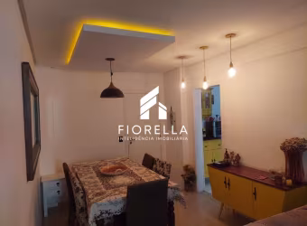 Apartamento à venda com  03 dormitórios, sendo 01 suíte no Centro em Palhoça-SC.