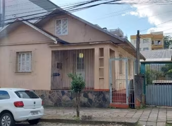 Casa com 3 quartos à venda no Medianeira, Caxias do Sul  por R$ 480.000