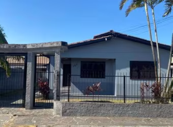 Casa com 4 quartos para alugar no Polícia Rodoviária, Araranguá , 177 m2 por R$ 1.850