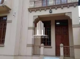 Casa Assobradada com 700m e 4 quartos