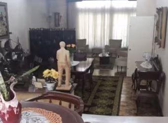 Charmoso Sobrado à Venda na Vila Monumento