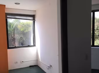 Sala Comercial de 32m²  com 1 vaga no Brooklin