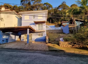 Casa a venda em condomínio Fechado próximo a Cantareira