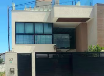 Casa a venda em Camboinhas, a 200m da Praia