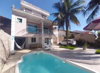 Casa à Venda em Piratininga