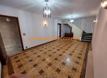 Sobrado para venda possui 178 metros quadrados com 3 quartos em Vila Ipojuca - São Paulo - SP