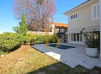 Casa espaçosa, 4 quartos sendo 4 suítes à venda no bairro Cidade Jardim.
