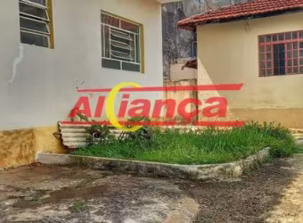 Casa com 2 casas no mesmo terreno antigas à venda na Ponte Grande