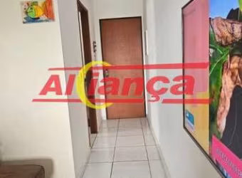 apartamento com 2 dorms  1 com suíte, 2 vagas de garagem.  muito bem localizado