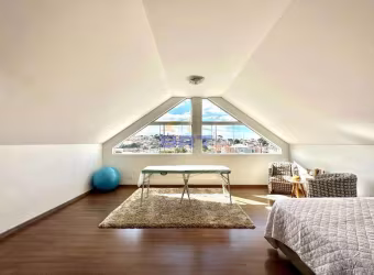Sobrado à venda em Curitiba, Bairro Alto, com 3 quartos, com 148 m²