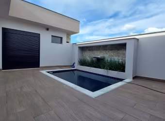 Linda Casa Térrea de 200m² de área construída e Terreno de 300m2, á venda no Condomínio Fechado Piemonte em Indaiatuba- SP.