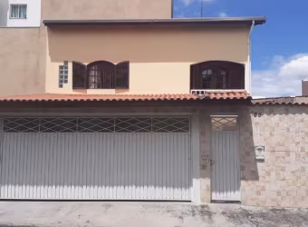 Lindo Sobrado de 147m² á venda, com 03 Dormitório Sendo 01 Suíte, na Vila Lucinda - Santo André - SP