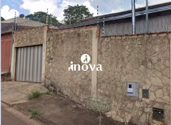 Casa à venda, 2 quartos, 1 suíte, 4 vagas, Califórnia - Jardim - Uberaba/MG