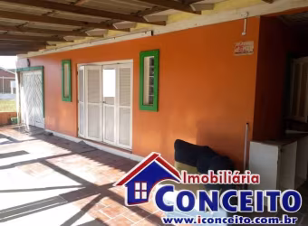 C606 - Ótima residência a 100 metros do mar no balneário Mariluz