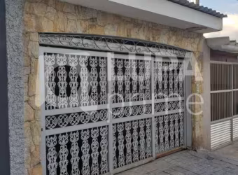 Casa Térrea com 3 dormitórios á venda na Vila Medeiros.